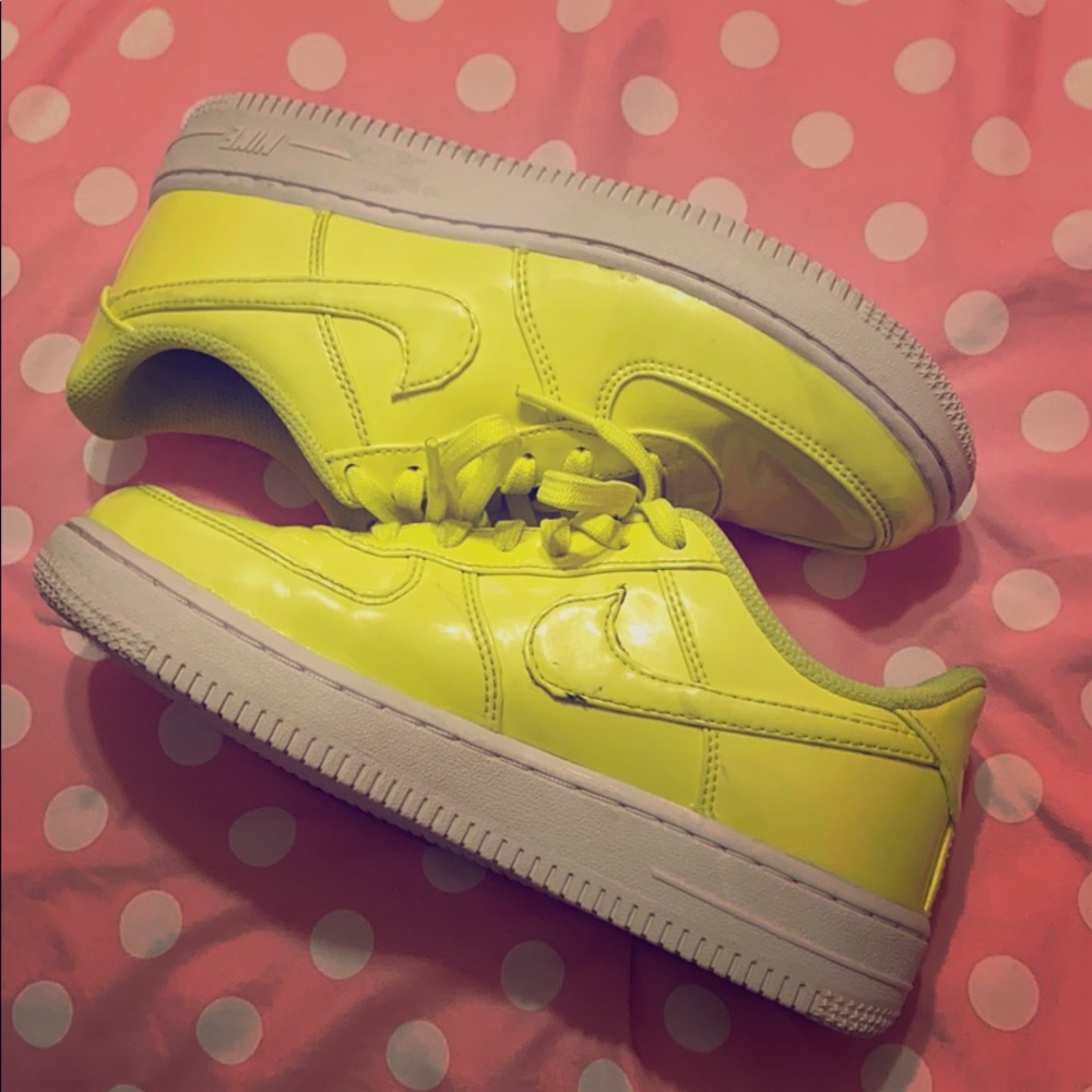 Neon lime Nike’s for girls